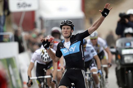 5人でのスプリントを制したスティーブ・クミングス（イギリス、チームスカイ）: photo:Cor Vos