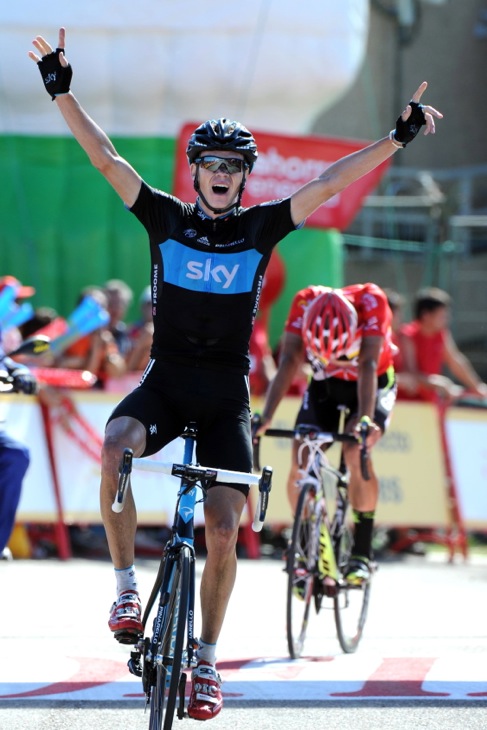 最後の最後でコーボを抜き去り、ステージ勝利を飾ったクリス・フルーム（イギリス、チームスカイ）: photo:Tour of Spain/Graham Watson