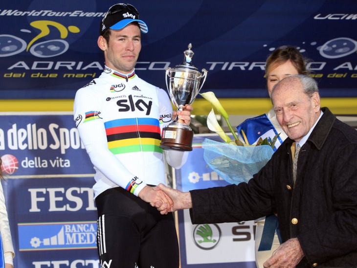 Mark Cavendish made his fourth trip to the podium this season after a superb win into Indicatore / TEAM SKY