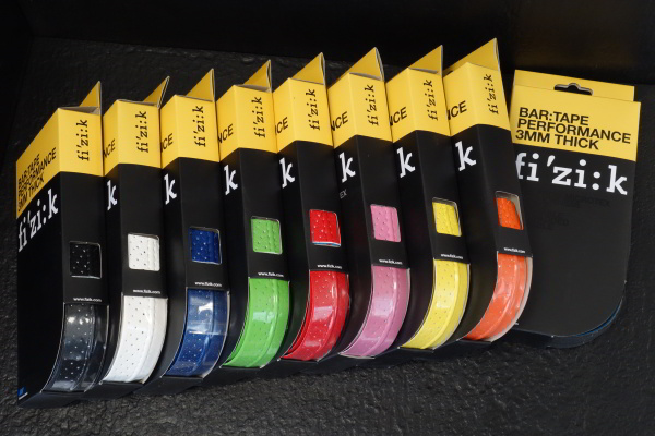 新製品入荷情報] fi'zi:k BAR:TAPE 新シリーズ「パフォーマンス」や「スーパーライト」シリーズが入荷中です。  カワシマサイクルサプライ スポーツサイクルパーツ輸入卸売業