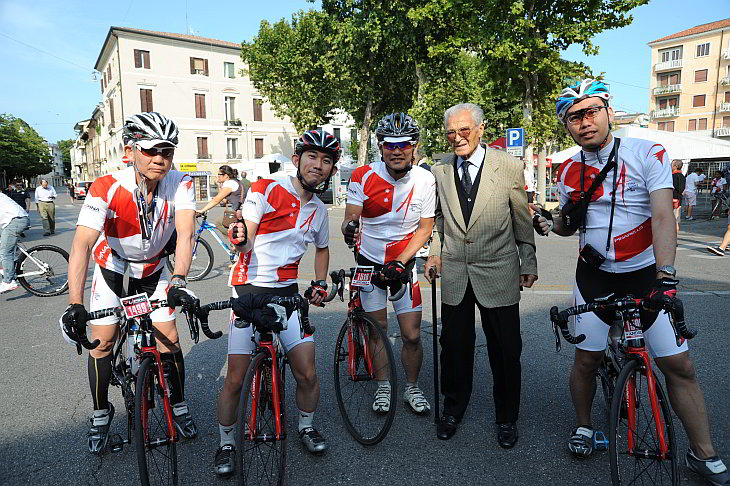 LaPina Cycling Marathon 2012 / ゴール後にジョバンニさんと一緒に