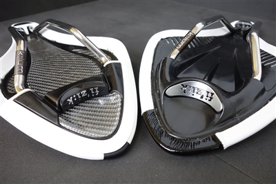（左）ARIONE R3 （右）ARIONE CX