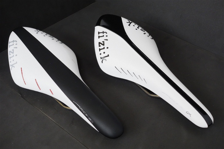 （左）ARIONE R3 （右）ARIONE CX