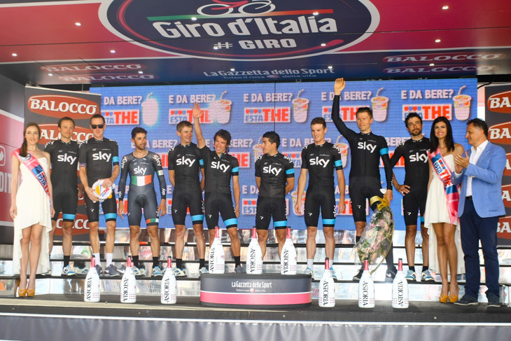ステージ優勝を飾ったスカイプロサイクリング: photo:Riccardo Scanferla