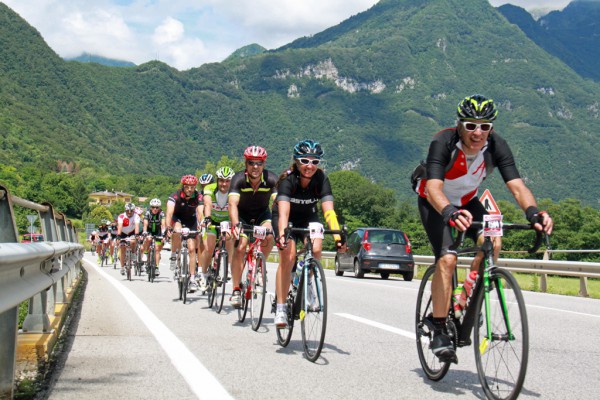 ピナレロの聖地トレヴィーゾを満喫　「ラ・ピナ サイクリングマラソン」に4000人が参加： cyclist