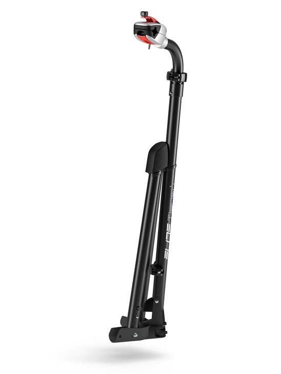 収納時サイズは高さ118cm、奥行33cmとコンパクト。