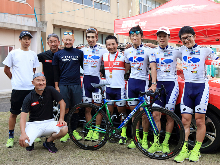 全日本選手権ロードレースでフルクラムホイールを使用するキナンサイクリングチームの山本元喜選手が
見事ナショナルチャンピオンジャージを獲得。<small>Photo: KINAN Cycling Team/Syunsuke FUKUMITSU</small> “><span class=