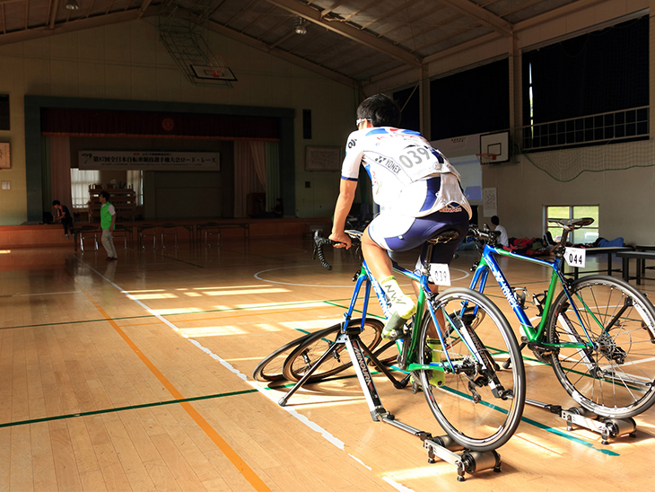 普段のトレーニングやウォーミングアップにはRACING ZEROを使用<small>Photo: KINAN Cycling Team/Syunsuke FUKUMITSU</small>“><span class=